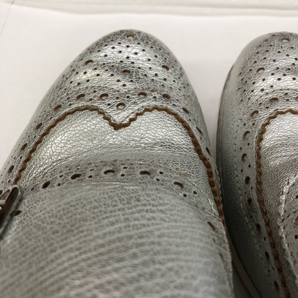 Cole Haan women’s silver wingtip Grand sneakers size 8-1/2 - Picture 11 of 12